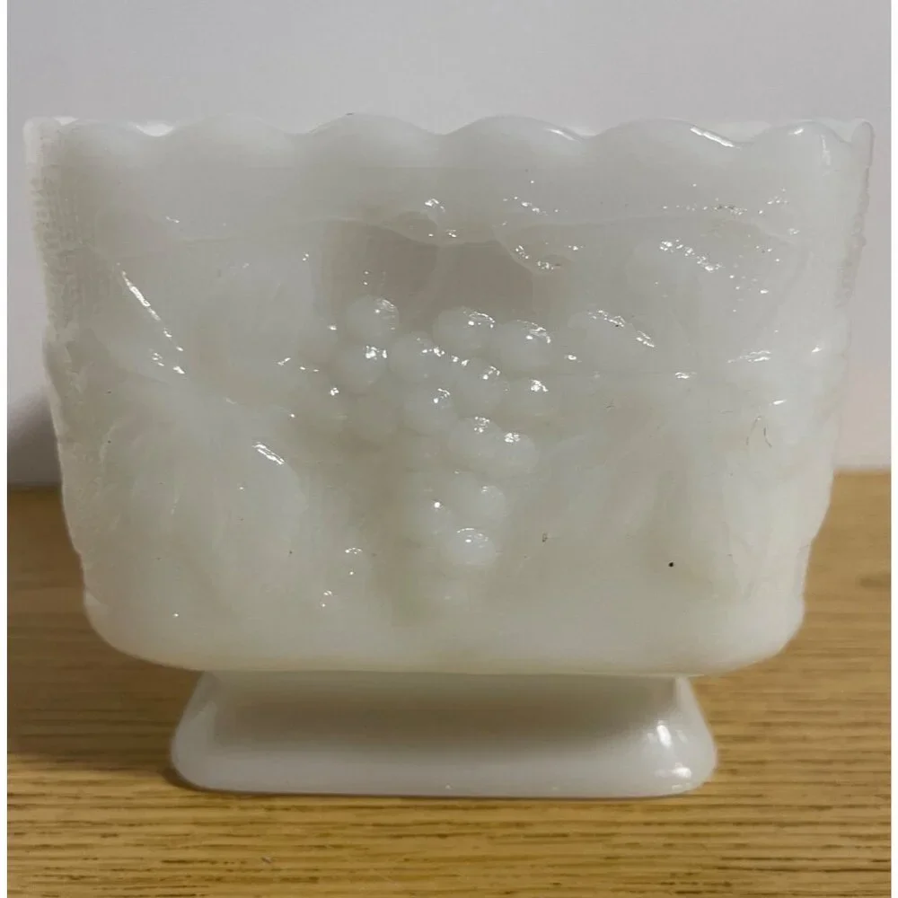 Anchor Hocking Milk Glass Grapes Leaves Scalloped Edge Pedestal Candy Dish VTG